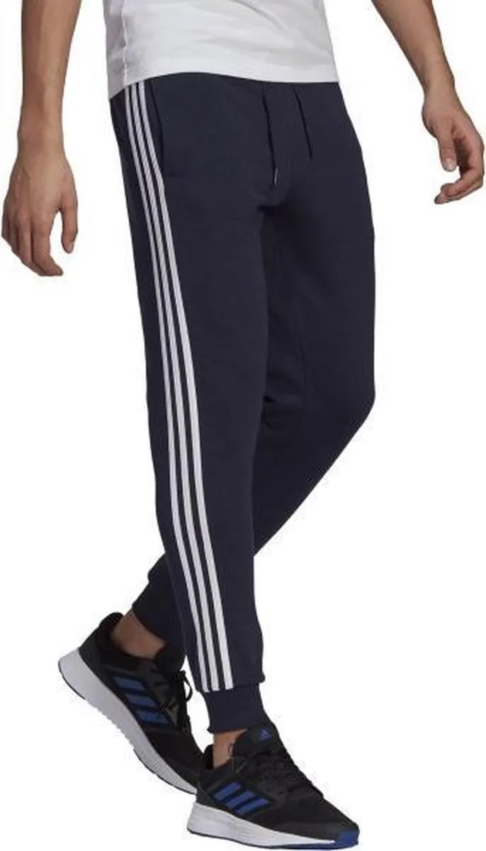 adidas Sportswear Essentials Fleece Fitted 3-Stripes Trainingsbroek S - Blauw