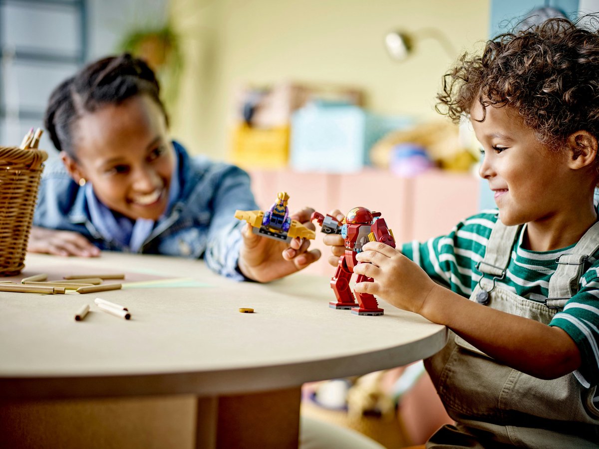 LEGO Marvel Iron Man Hulkbuster vs. Thanos - 76263