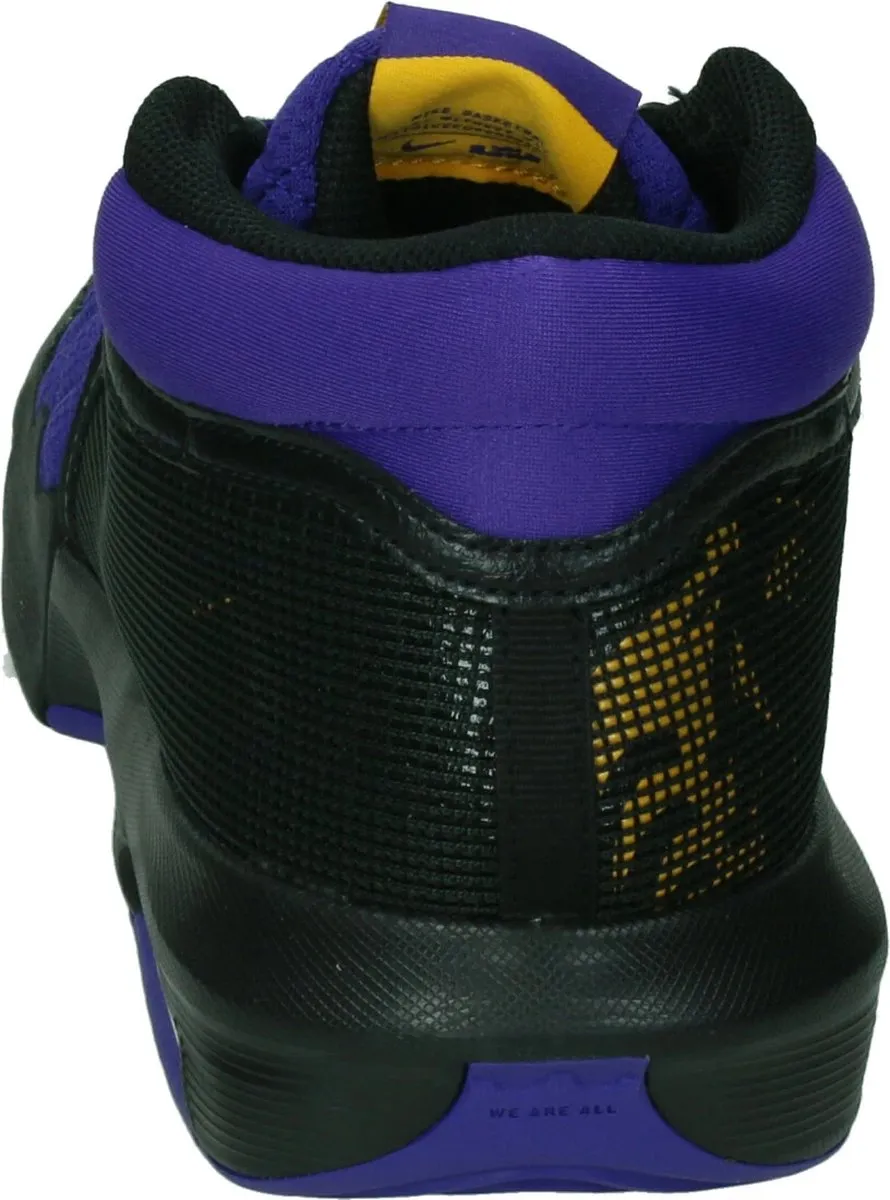 Nike LeBron Witness 8 Basketbalschoen 42.5 - Zwart