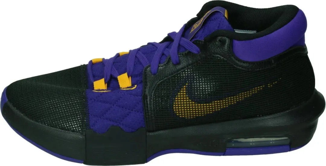 Nike LeBron Witness 8 Basketbalschoen 42.5 - Zwart