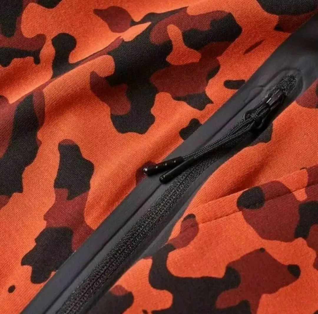 Nike Sportswear Tech Fleece Camo Joggers L - Rood