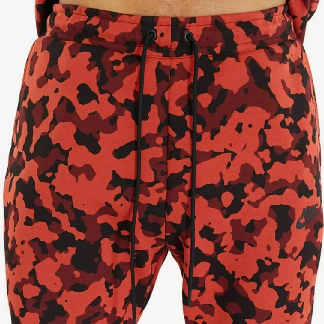 Nike Sportswear Tech Fleece Camo Joggers L - Rood