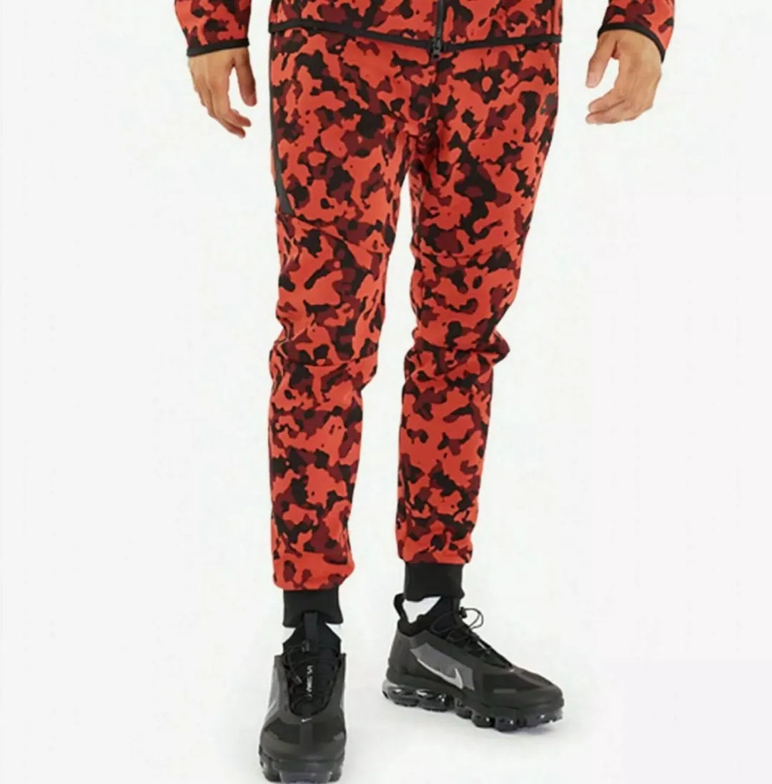 Nike Sportswear Tech Fleece Camo Joggers L - Rood