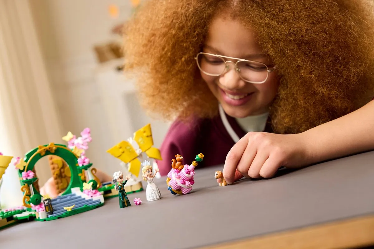 LEGO Wicked Glinda's Trouwdag 75688 Vlinderspeelgoed - 476 Stukken - Multicolor