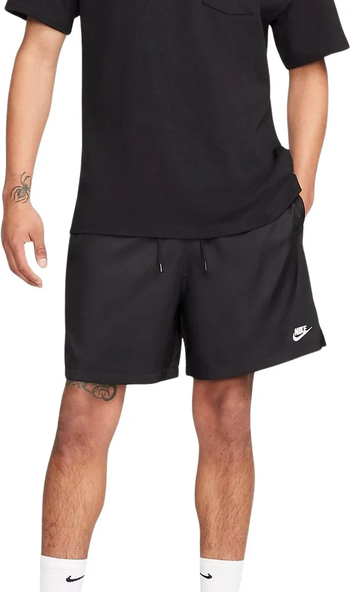 Nike NK Club Flow Short Heren - M - FN3307-010