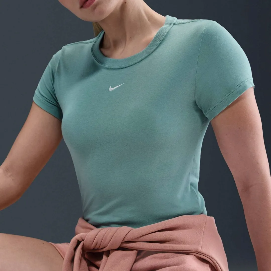 Nike Sportswear Chill Knit Shirt Dames XS - Groen