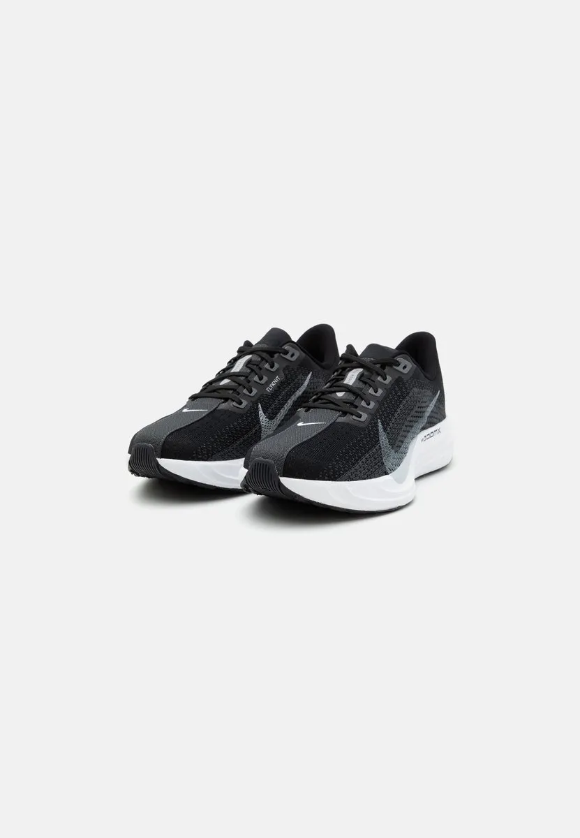 Nike Pegasus Plus Sportschoen 44.5 - Zwart/Wit