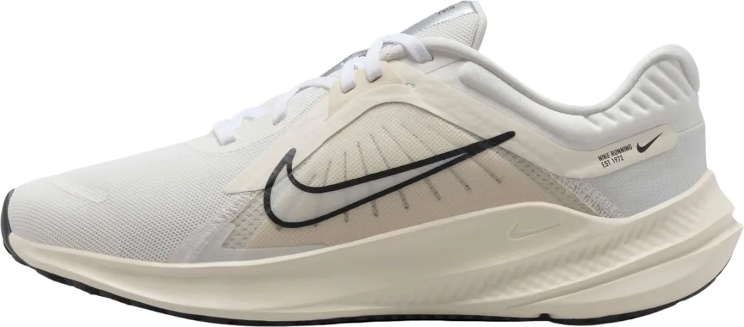 Nike Quest 5 Hardloopschoenen DD9291-104 - 40.5 - Lichtgeel/Zwart/Wit