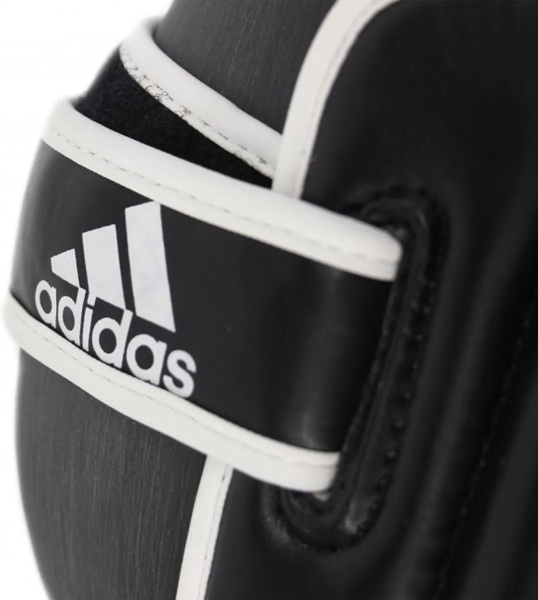 adidas Economy Scheen- en Wreefbeschermers XL - Zwart/Wit