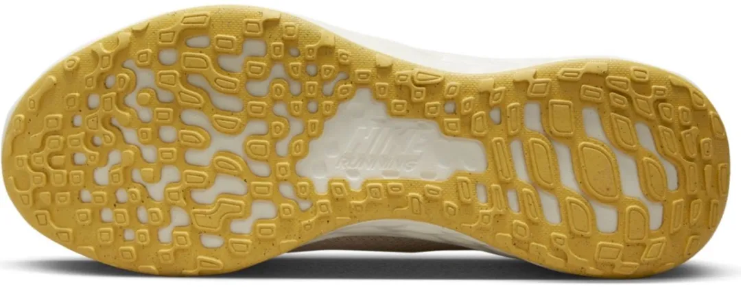 Nike Revolution Hardloopschoenen Dames 37.5 - Beige