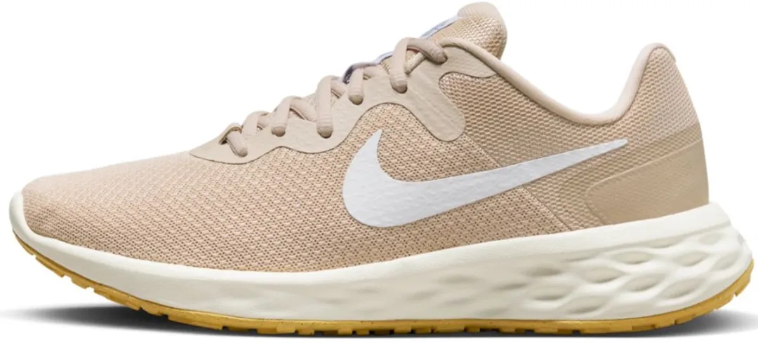 Nike Revolution Hardloopschoenen Dames 37.5 - Beige