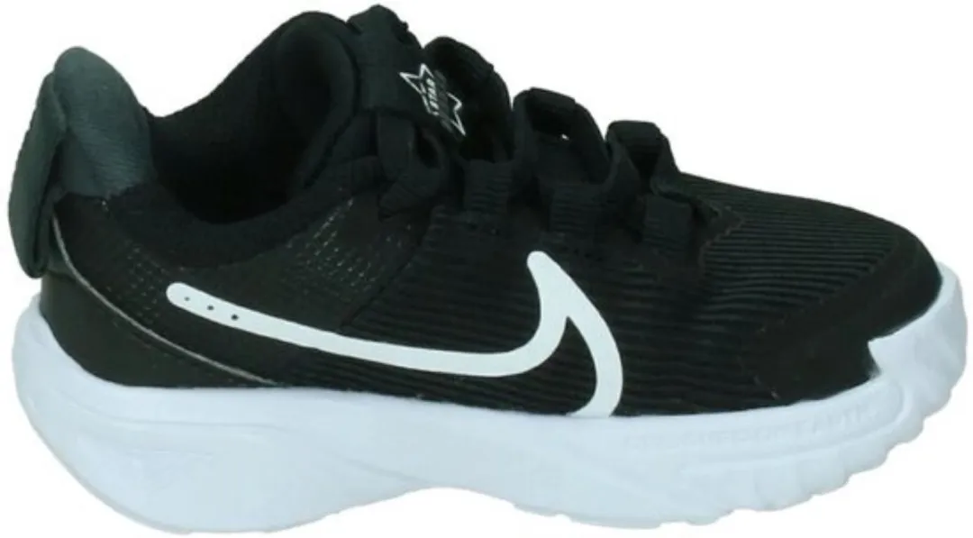 Nike Star Runner 4 Schoenen - Maat 17 - Zwart