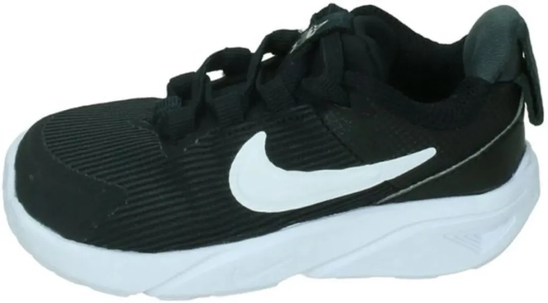 Nike Star Runner 4 Schoenen - Maat 17 - Zwart