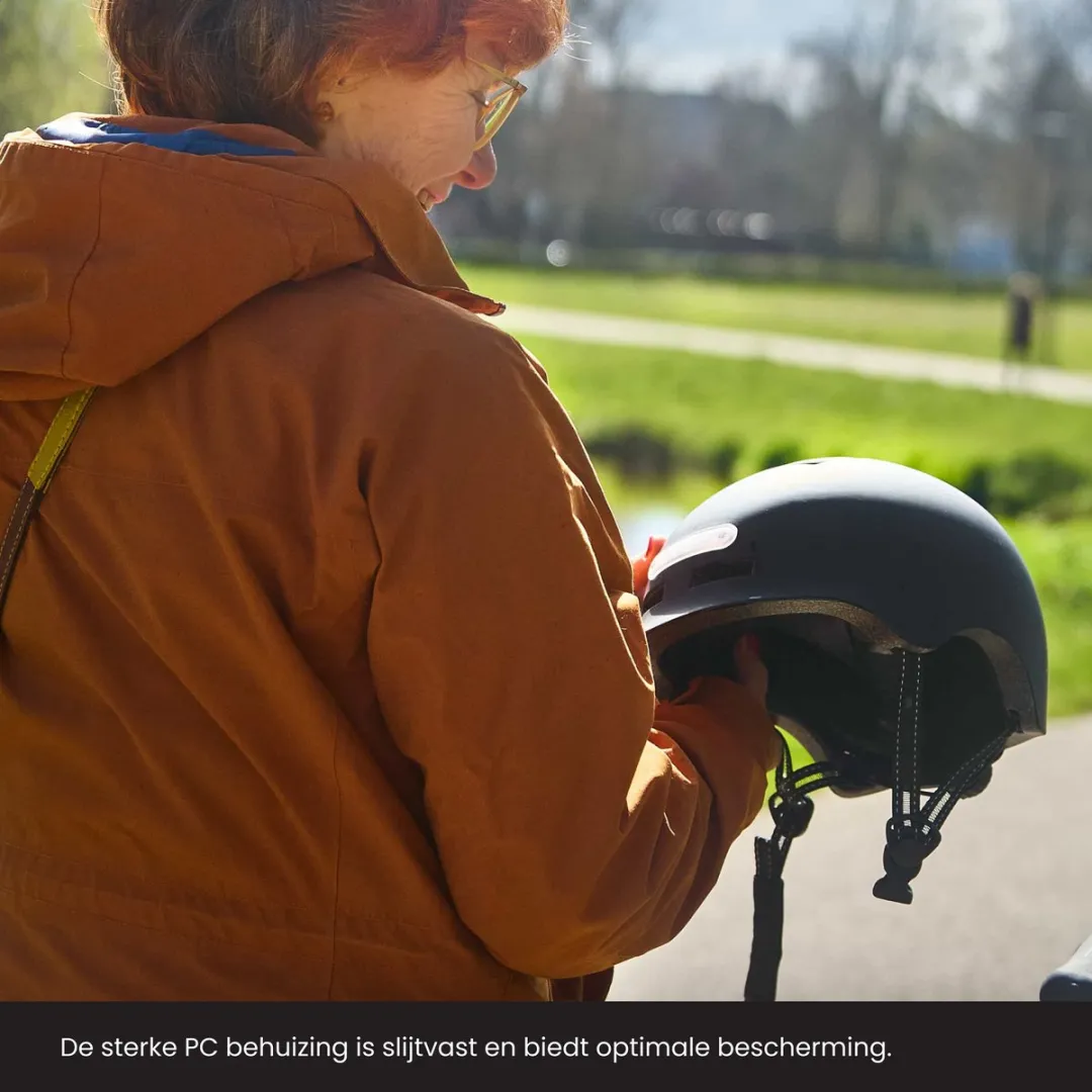 R2B Fietshelm S - LED Verlichting - 48-52 cm - Zwart