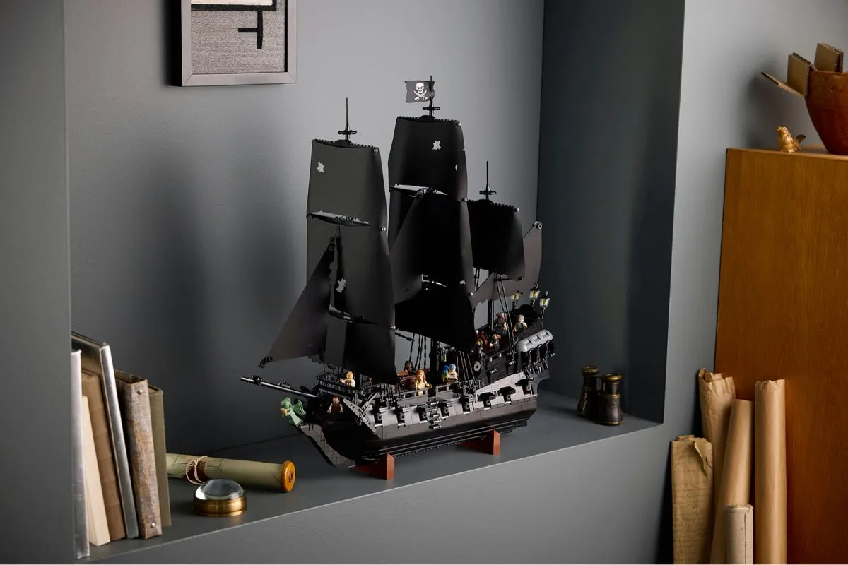 LEGO Icons Piratenschip Kapitein Jack Sparrow 10365 - 2862 Stukken