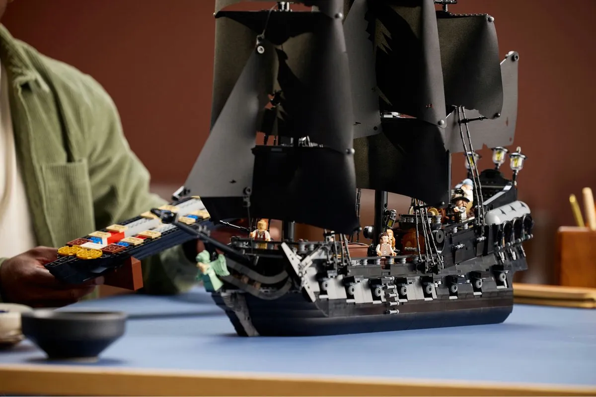 LEGO Icons Piratenschip Kapitein Jack Sparrow 10365 - 2862 Stukken - afbeelding 6 van 6
