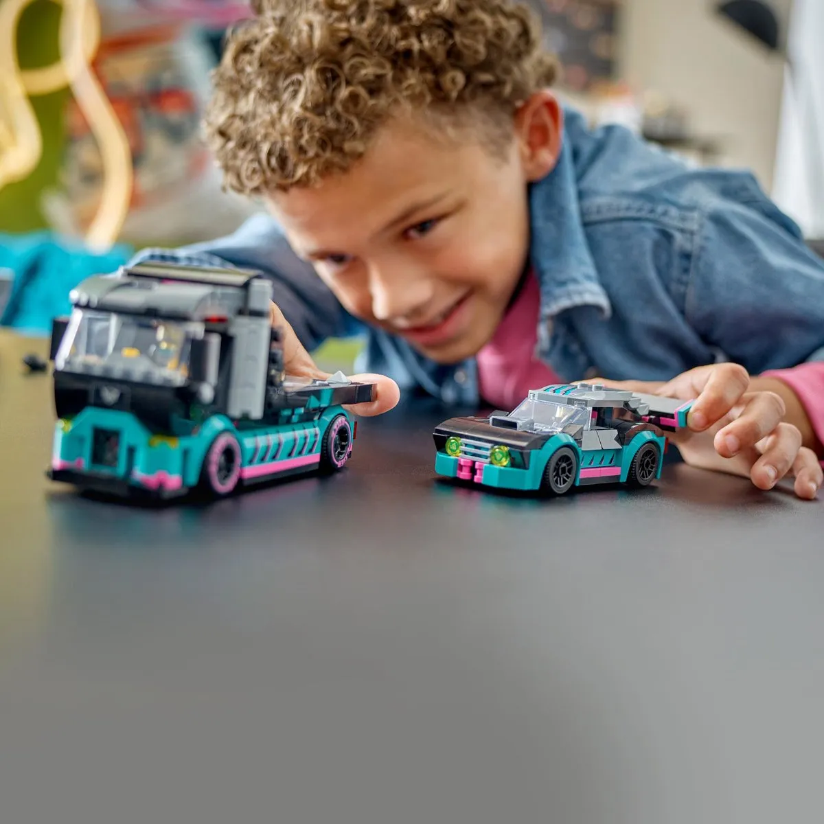 LEGO City Raceauto & Transporttruck 60406 - 328 Stukken - afbeelding 4 van 6