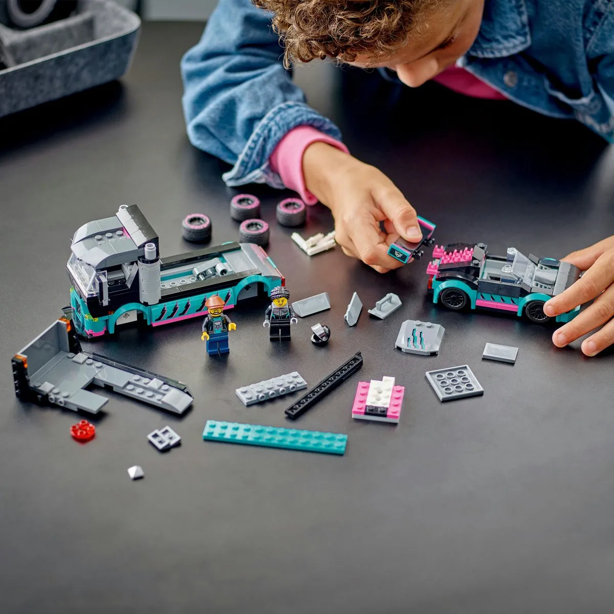 LEGO City Raceauto & Transporttruck 60406 - 328 Stukken - afbeelding 6 van 6