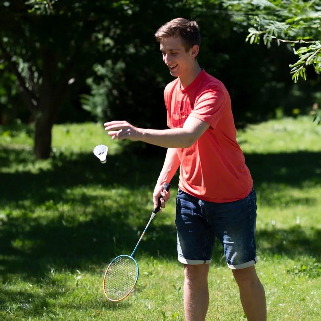Schildkröt Badminton Set - 2 Rackets & 6 Shuttles - Multicolor