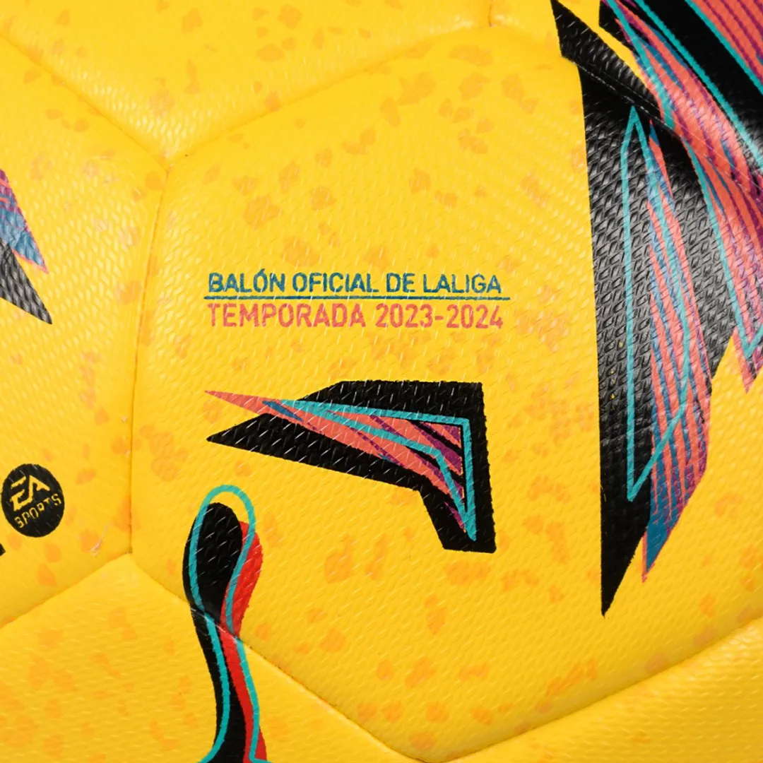 PUMA Orbita LA LIGA 1 Hybrid Voetbal - Maat 5 - Dandelion
