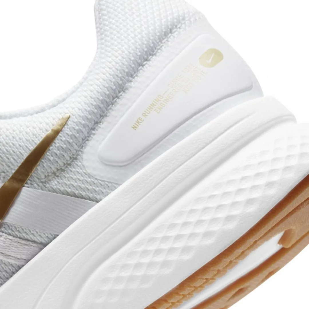 Nike Run Swift 2 CU3528-400 Sportschoenen - 36.5 - Lichtblauw/Grijs/Wit