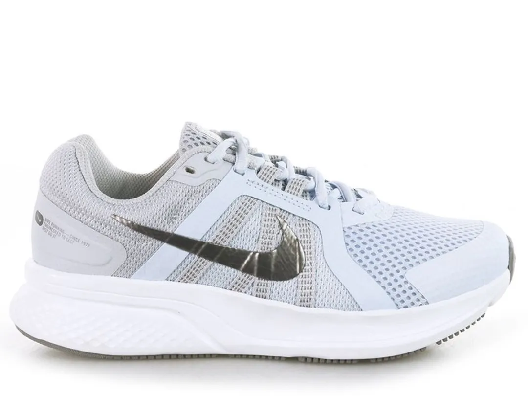 Nike Run Swift 2 CU3528-400 Sportschoenen - 36.5 - Lichtblauw/Grijs/Wit