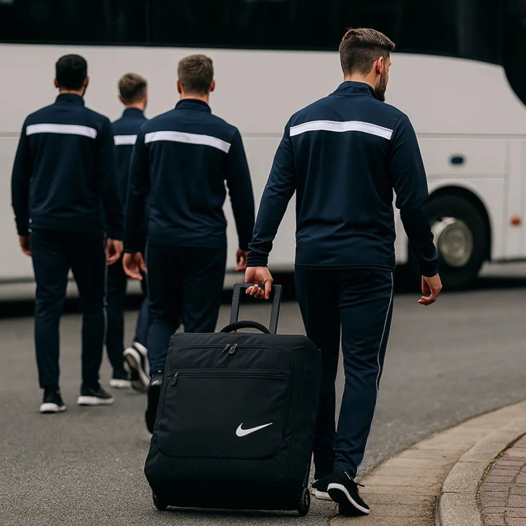 Nike FiftyOne 49 Reiskoffer XXL - 111L - Zwart