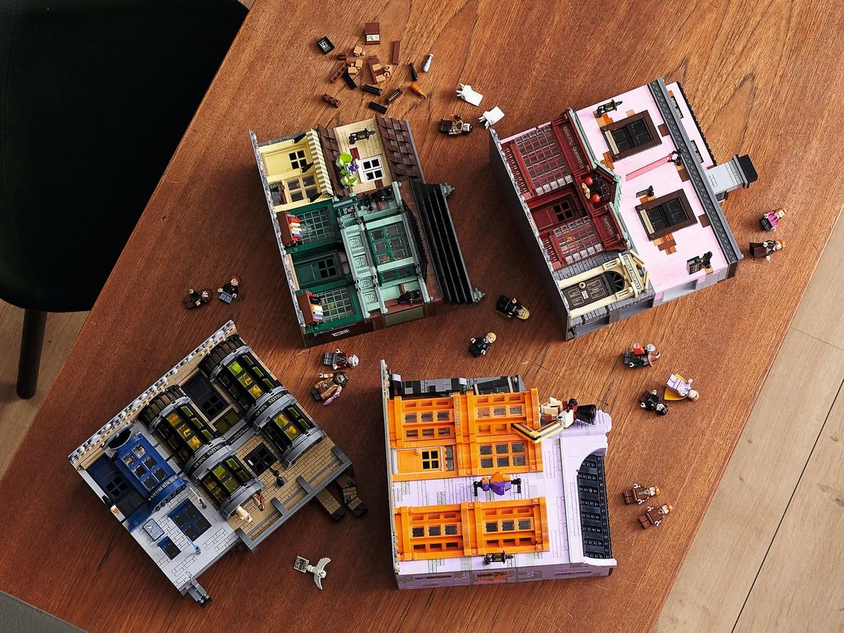 LEGO De Wegisweg 75978 - 5544 Stukken - 14 Minifiguren - afbeelding 3 van 6