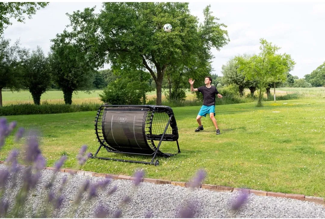 EXIT Kickback Voetbal Rebounder 124x90cm - Zwart