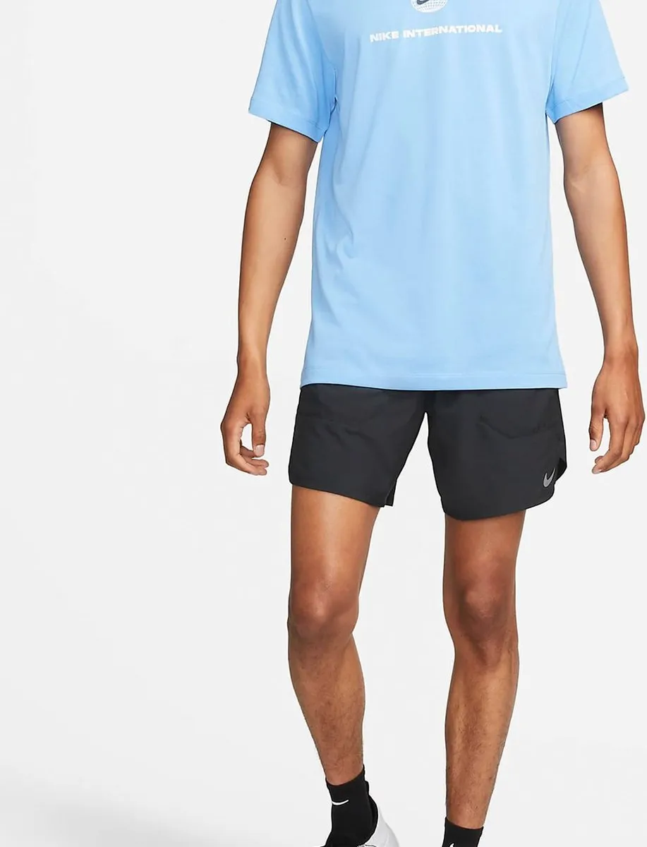 Nike Dri-FIT Stride 2-in-1 Sportbroek Short XL - Zwart
