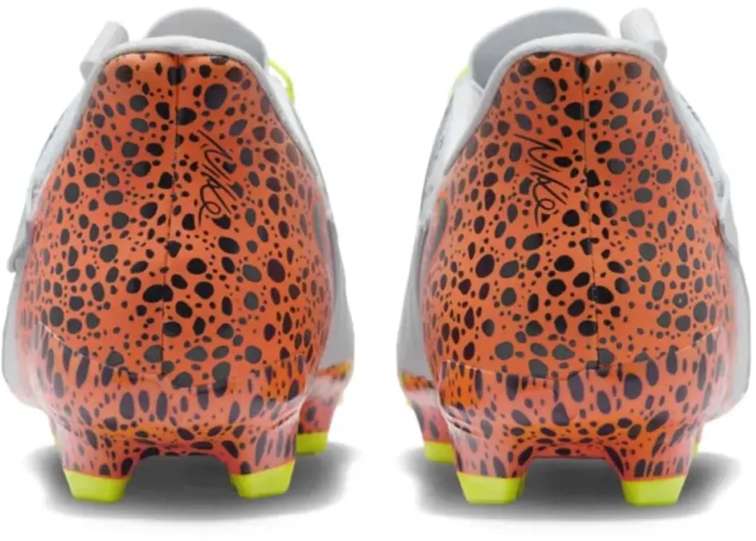 Nike Phantom GX II Acad Voetbalschoen FG - Wit/Panter - Maat 43