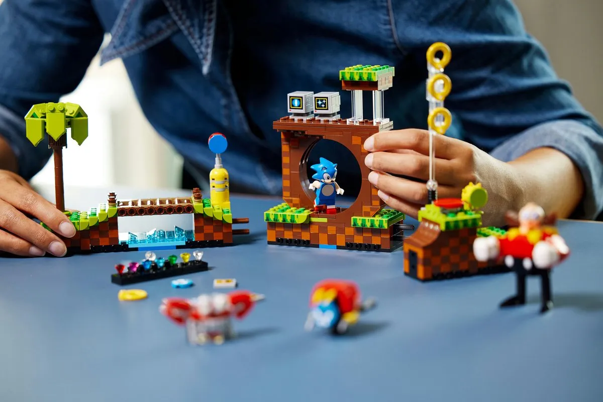 LEGO Ideas Sonic Green Hill Zone 21331 - 1125 Stukken - Multikleur