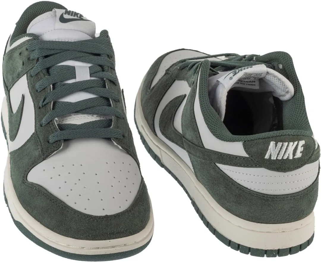Nike Dunk Low HJ7673-002 Sneakers - Groen - Maat 41