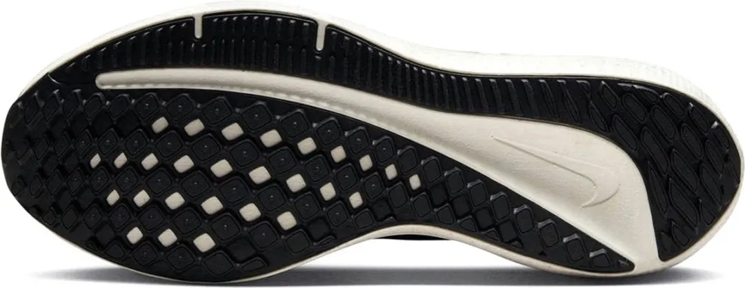 Nike Winflo 10 Sportschoenen - Maat 43 - Zwart/Rood