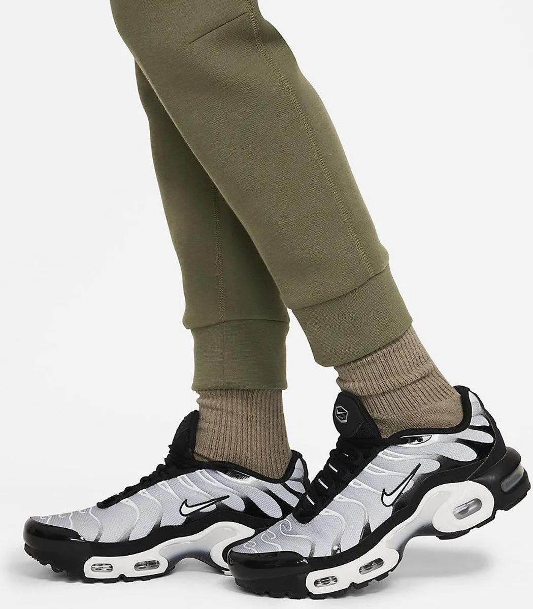Nike Sportswear Tech Fleece Joggingbroek FD3287-223 - Medium - Groen