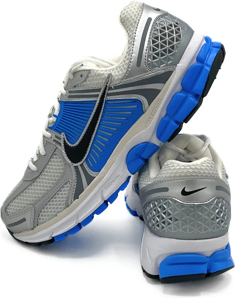 Nike Zoom Vomero 5 FJ4151-100 - Maat 40.5