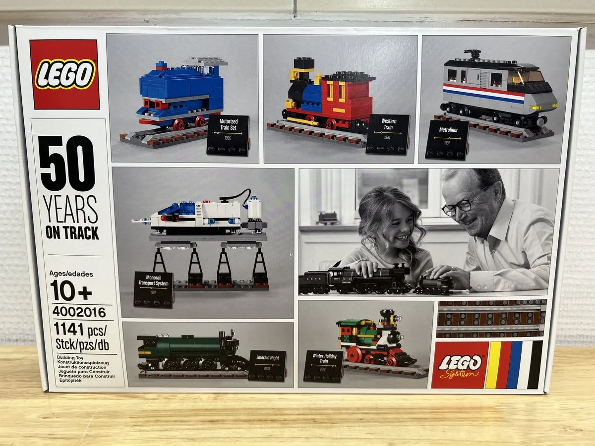LEGO 4002016 50 Years on Track - 1141 Stukken - Multi