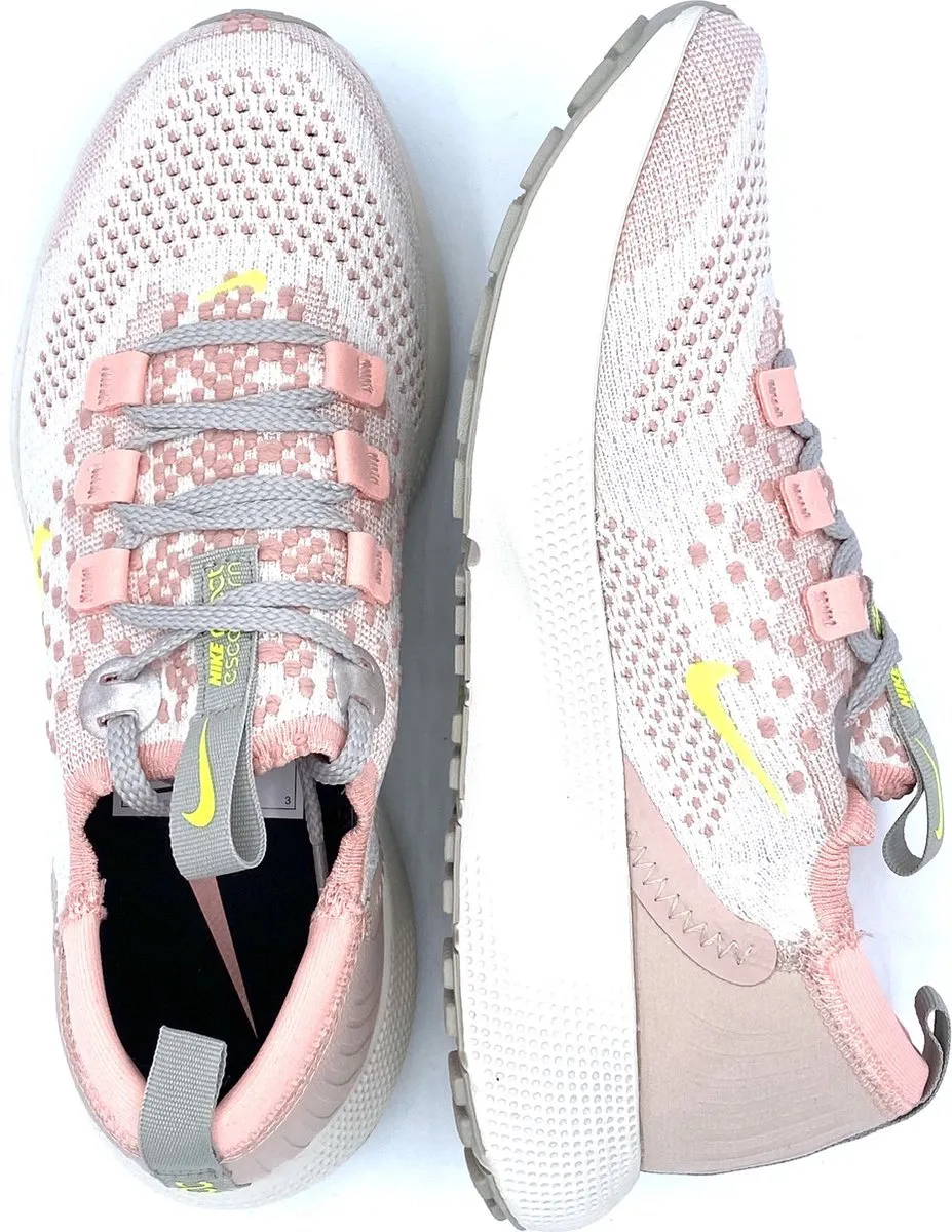 Nike React Escape RN Sneakers - Lichtroze - Maat 39