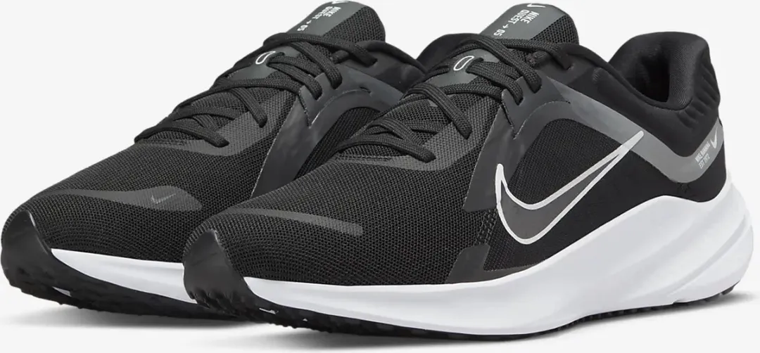 Nike Quest 5 Herenschoenen - Maat 45 - Zwart