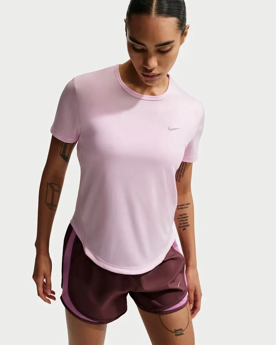 Nike Tempo Women's Dri-FIT Short-Sleeve T-shirt - S - Rood