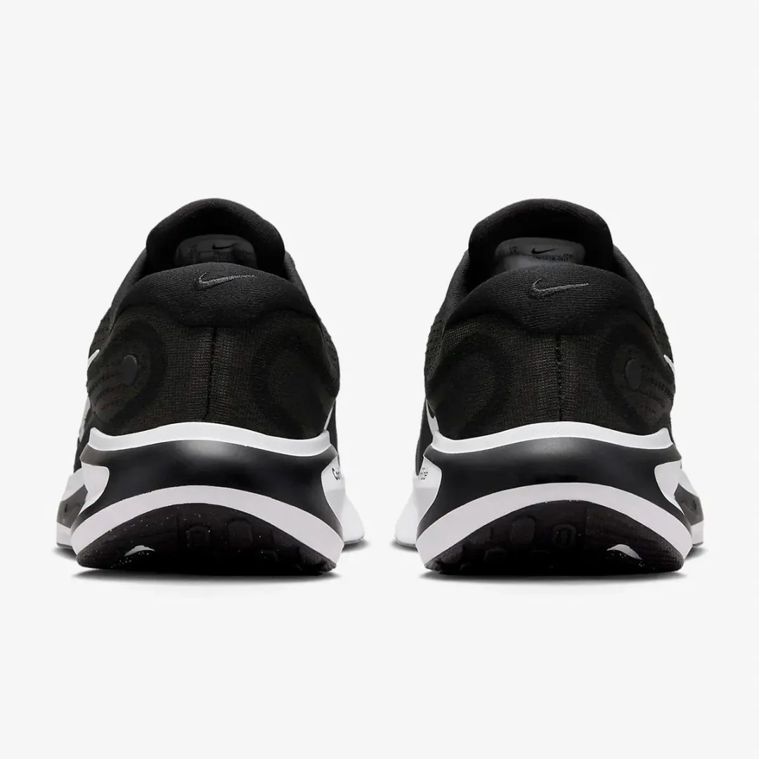 Nike Journey Run FN0228-001 Heren Hardloopschoenen - 43 - Zwart/Wit