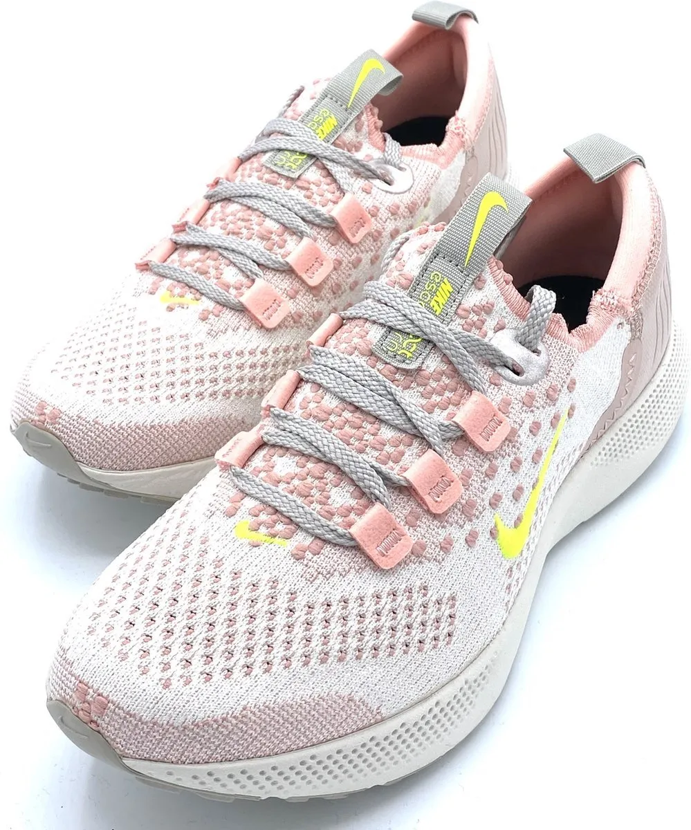 Nike React Escape RN Sneakers - Roze - Maat 40