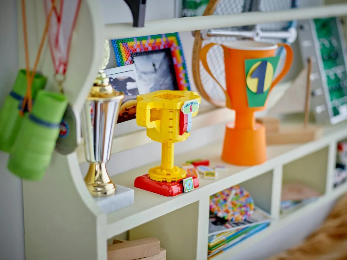 LEGO Trophy Award 40688 - 157 Stukken - Meerkleurig - afbeelding 2 van 6