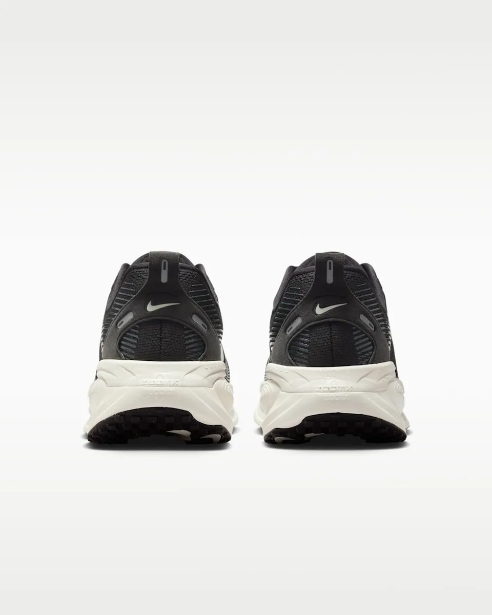 Nike Vomero 18 Wide Hardloopschoen 41 - Zwart/Wit