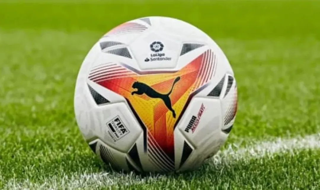 PUMA LaLiga 2 Accelerate FIFA Quality Pro Voetbal 5 - Wit