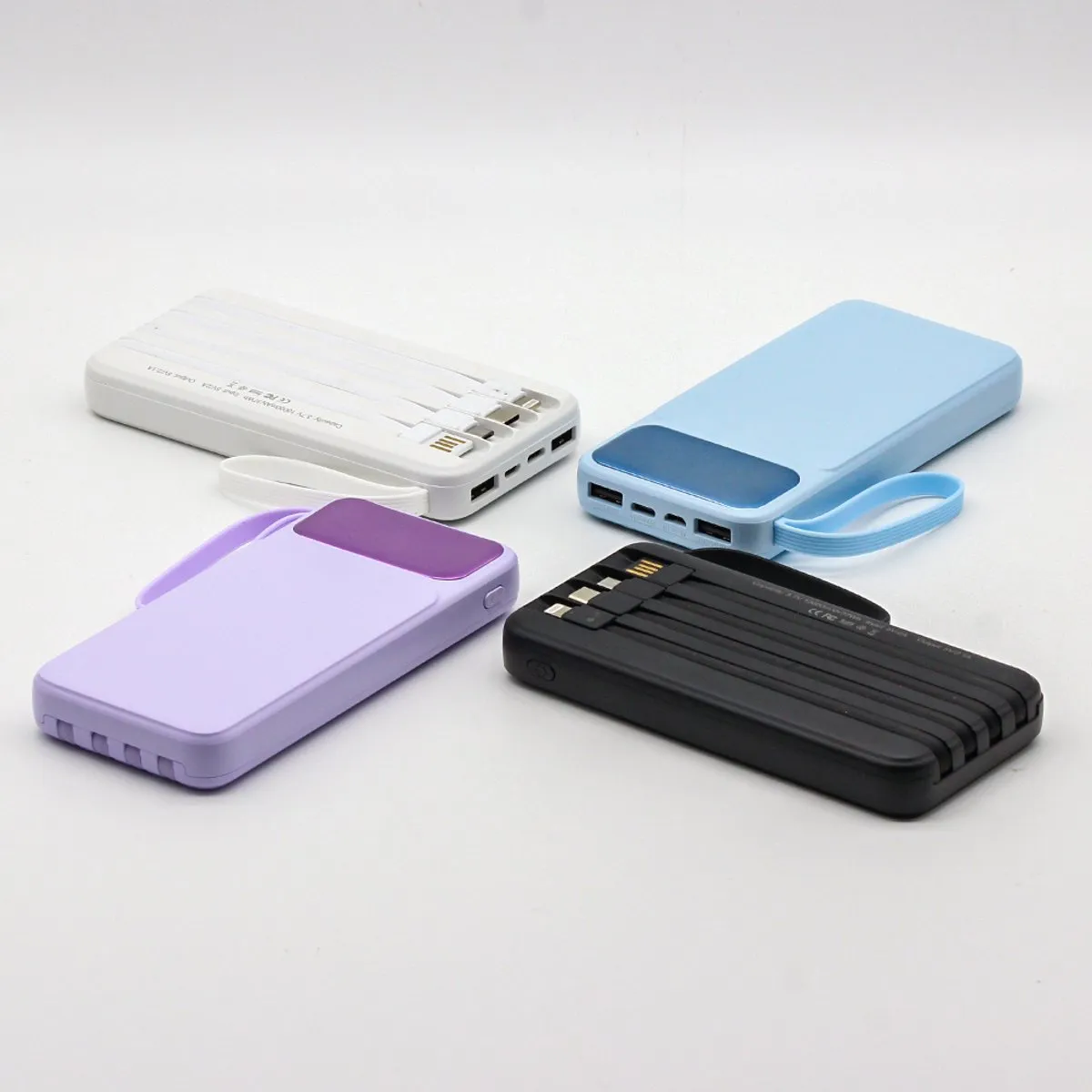 Powerbank 10.000 mAh - Snellader - Usb, Usb-C & Micro Usb - Universeel voor Smartphones, Tablets & Gadgets - Led Display - 4 Geïntegreerde Kabels - Zwart en Wit