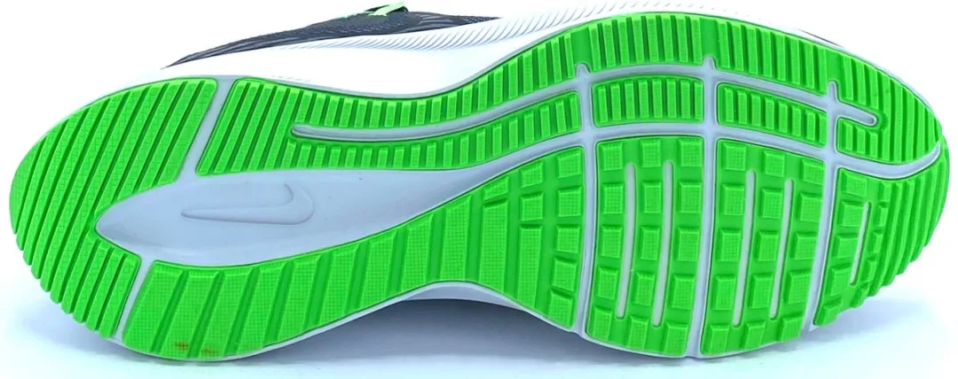 Nike Quest 3 Shield Hardloopschoenen Heren 45 - Zwart/Wit