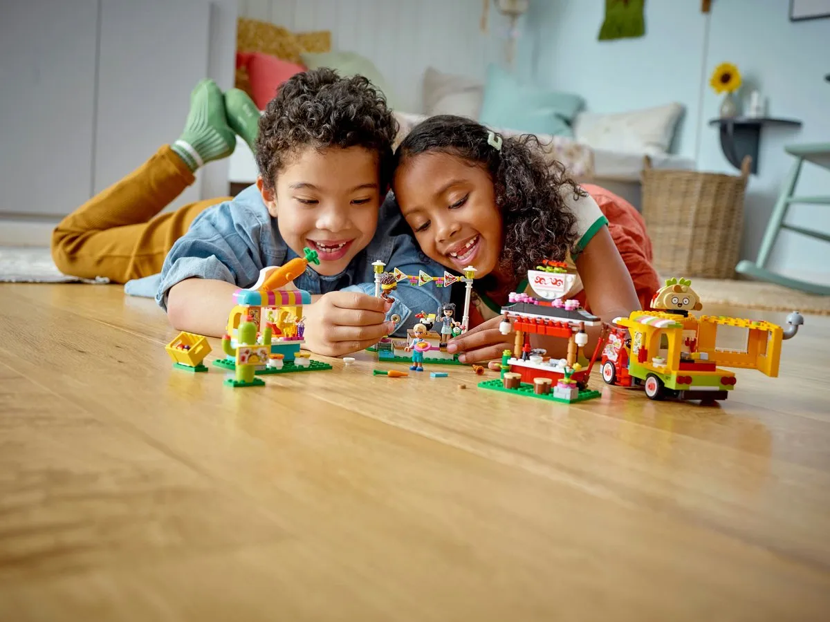 LEGO Friends Streetfoodmarkt 41701 - 592 Stukken - afbeelding 2 van 6