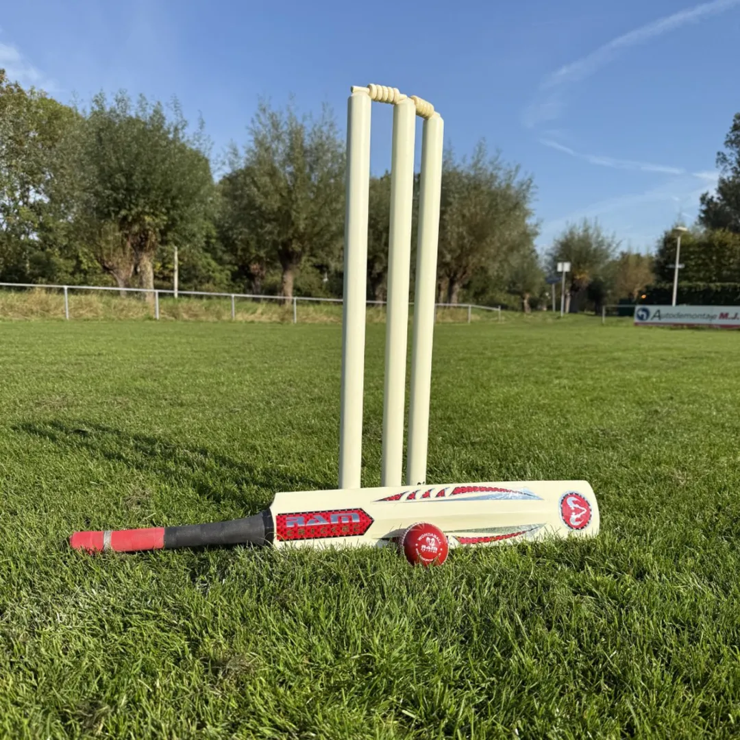 Ubergames Cricket Set Senior 5 - Hardhout - Zwart
