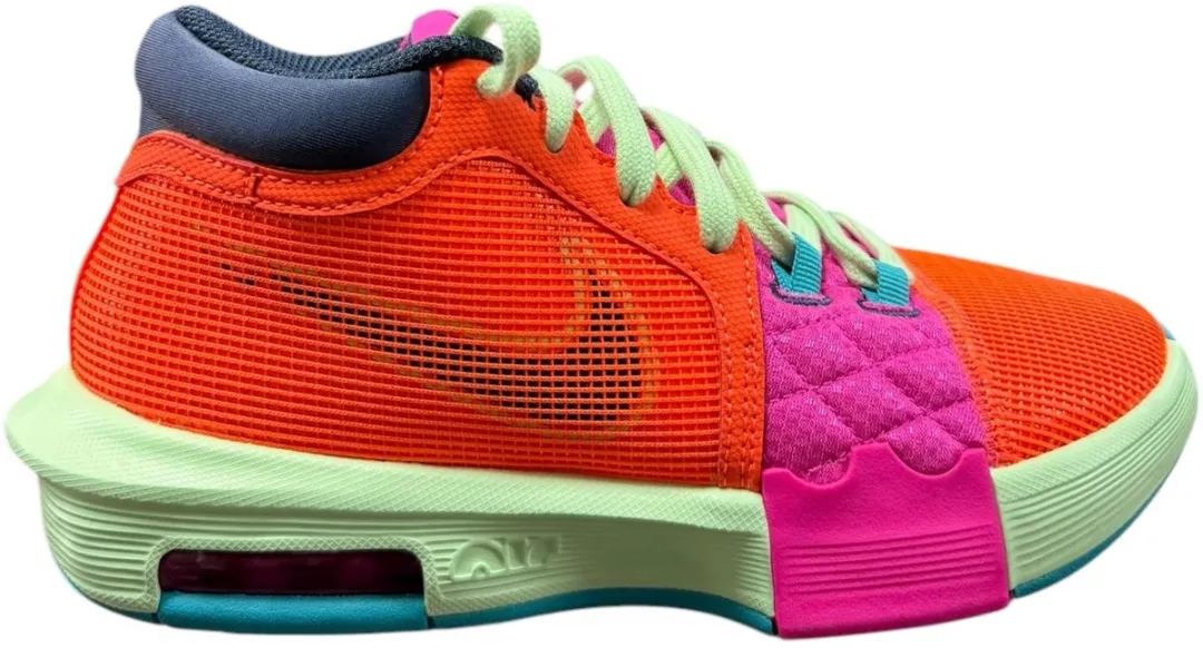 Nike LeBron Witness VIII Sportschoenen 36,5